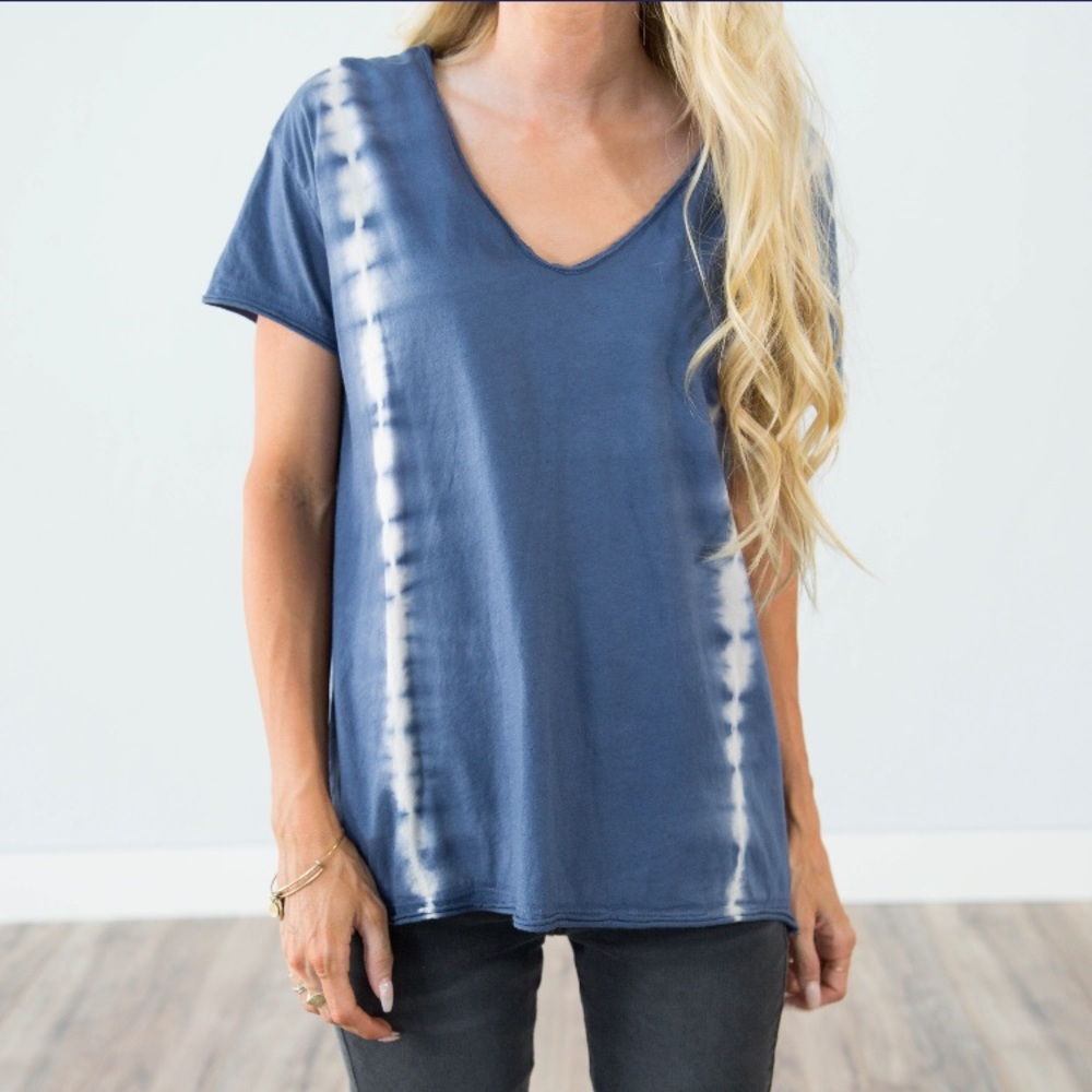 So soft all cotton blue tie dye v-neck t-shirt